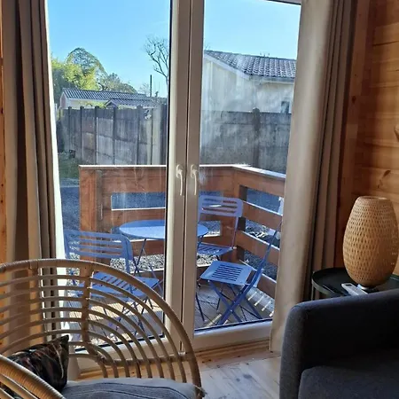 Cozy Wooden 20 Minutes From Bordeaux Appartement Pessac
